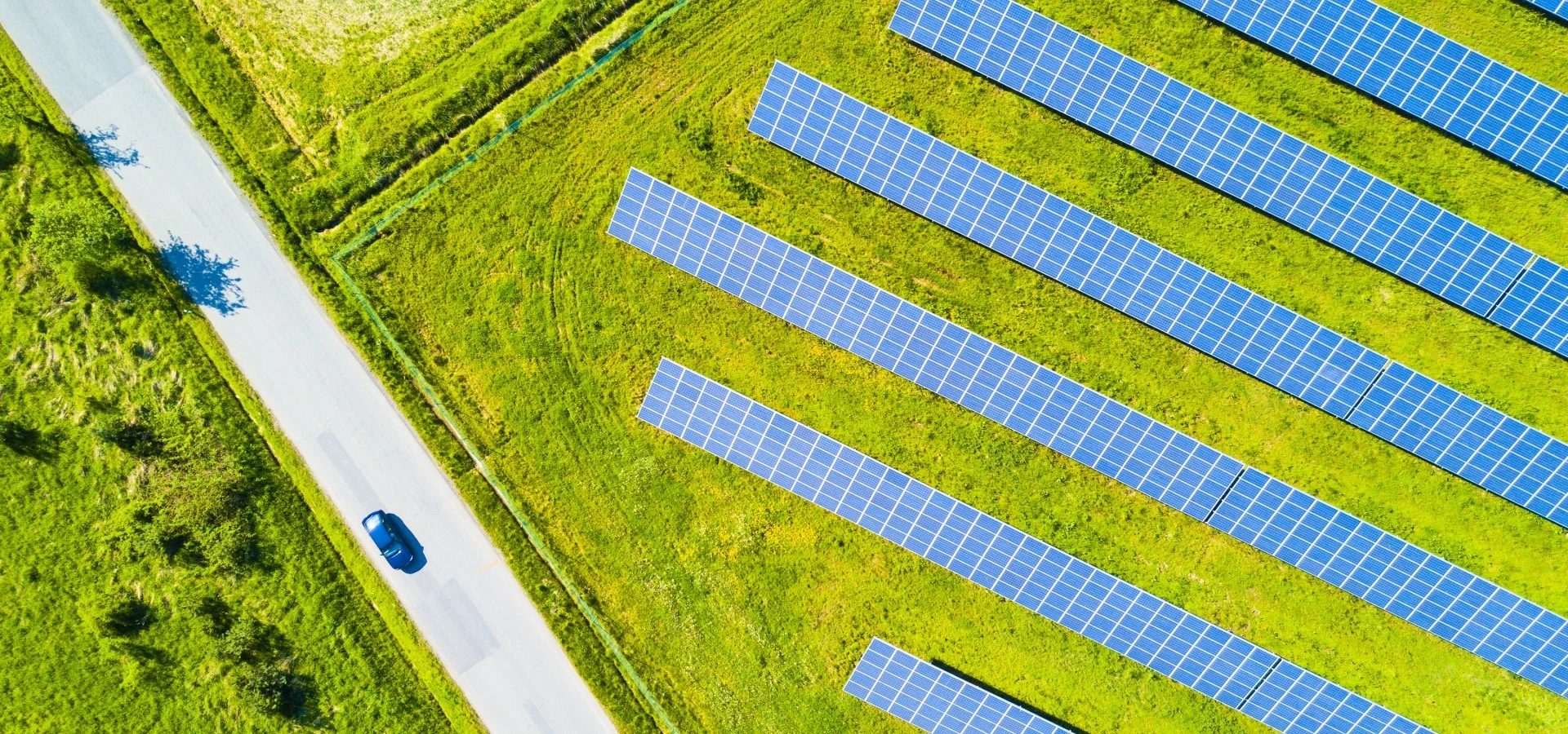 pv_ff_anlage 20191017_shutterstock_pv_feld_gruen_1053283946