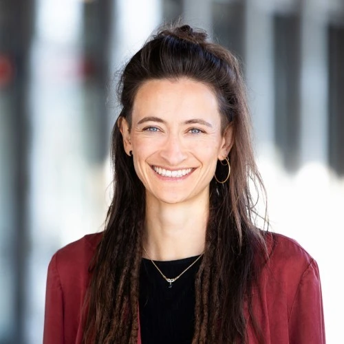 Alina Mirwald | Geschäftsführende Gesellschafterin EWS Holding GmbH Alina Mirwald | Geschäftsführende Gesellschafterin EWS Holding GmbH