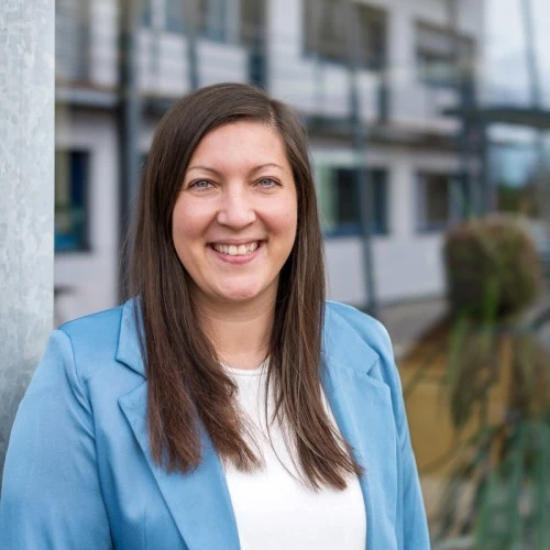 Julia Neuhauser julia_neuhauser_hp.jpg