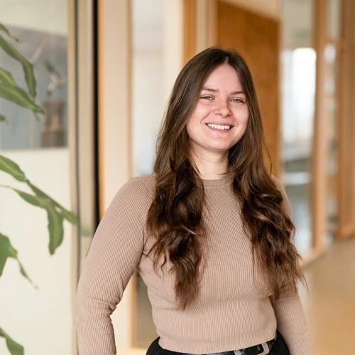 Larisa Damian larissa_damian_hp.jpg