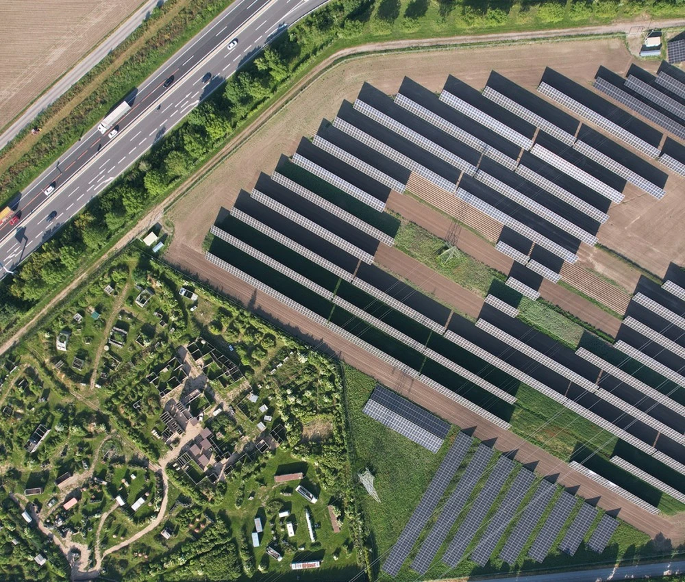 2023: Drohnenaufnahme vom Sonnenfeld Bruck/Leitha 2023: Drohnenaufnahme vom Sonnenfeld Bruck/Leitha