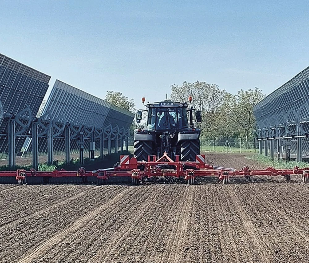 2023: das Sonnenfeld Bruck/Leitha wird gestriegelt 2023: das Sonnenfeld Bruck/Leitha wird gestriegelt