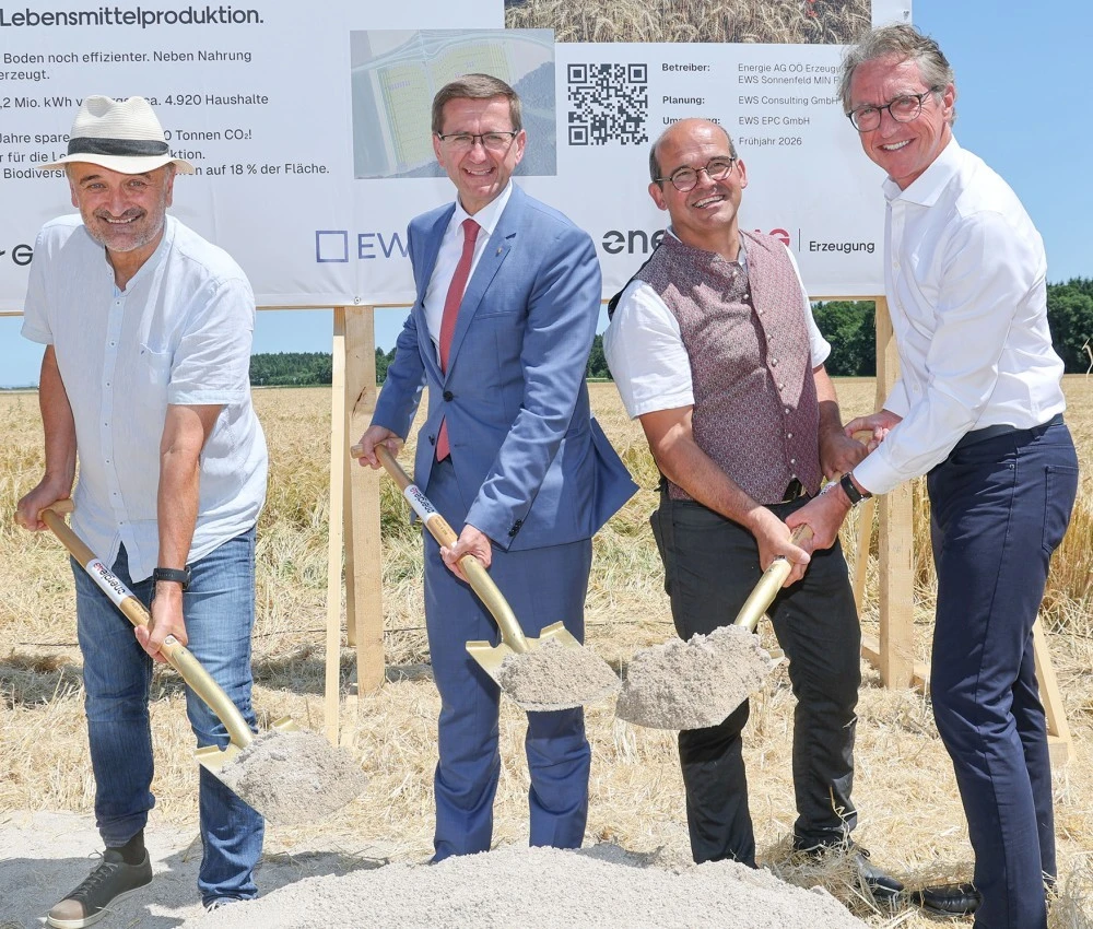 Spatenstich Sonnenfeld Mining - v.l.n.r.: Joachim Payr (EWS), LR Achleitner (Energie AG), Josef Zechmeister (Bürgermeister Mining), Leonhard Schitter (Energie AG v.l.n.r.: Joachim Payr (EWS), LR Achleitner (Energie AG), Josef Zechmeister (Bürgermeister Mining), Leonhard Schitter (Energie AG)